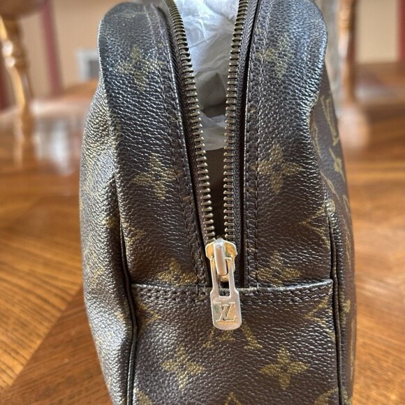 Louis Vuitton clutch or toiletries bag authentic used - Picture 6 of 9